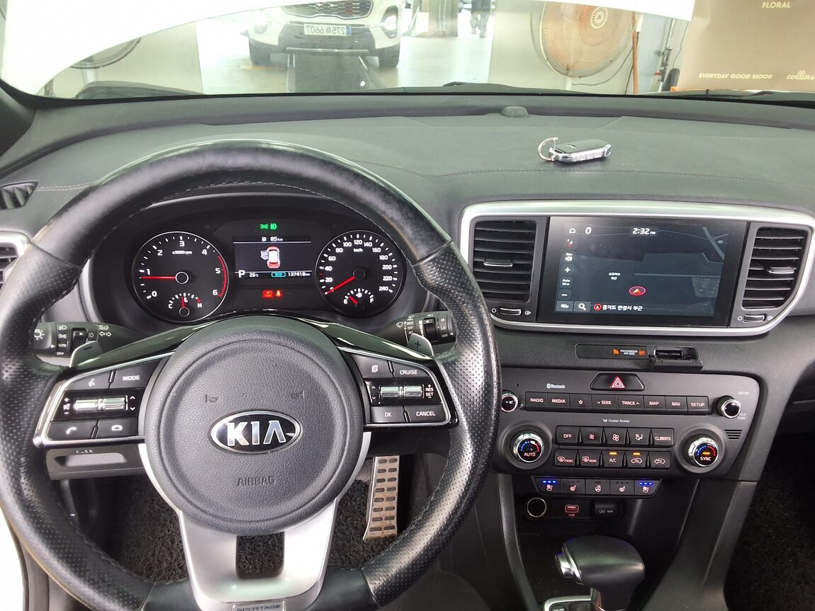 KIA SPORTAGE THE BOLD R2.0 DIESEL 2WD PRESTIGE 2021 - zdjęcie 18
