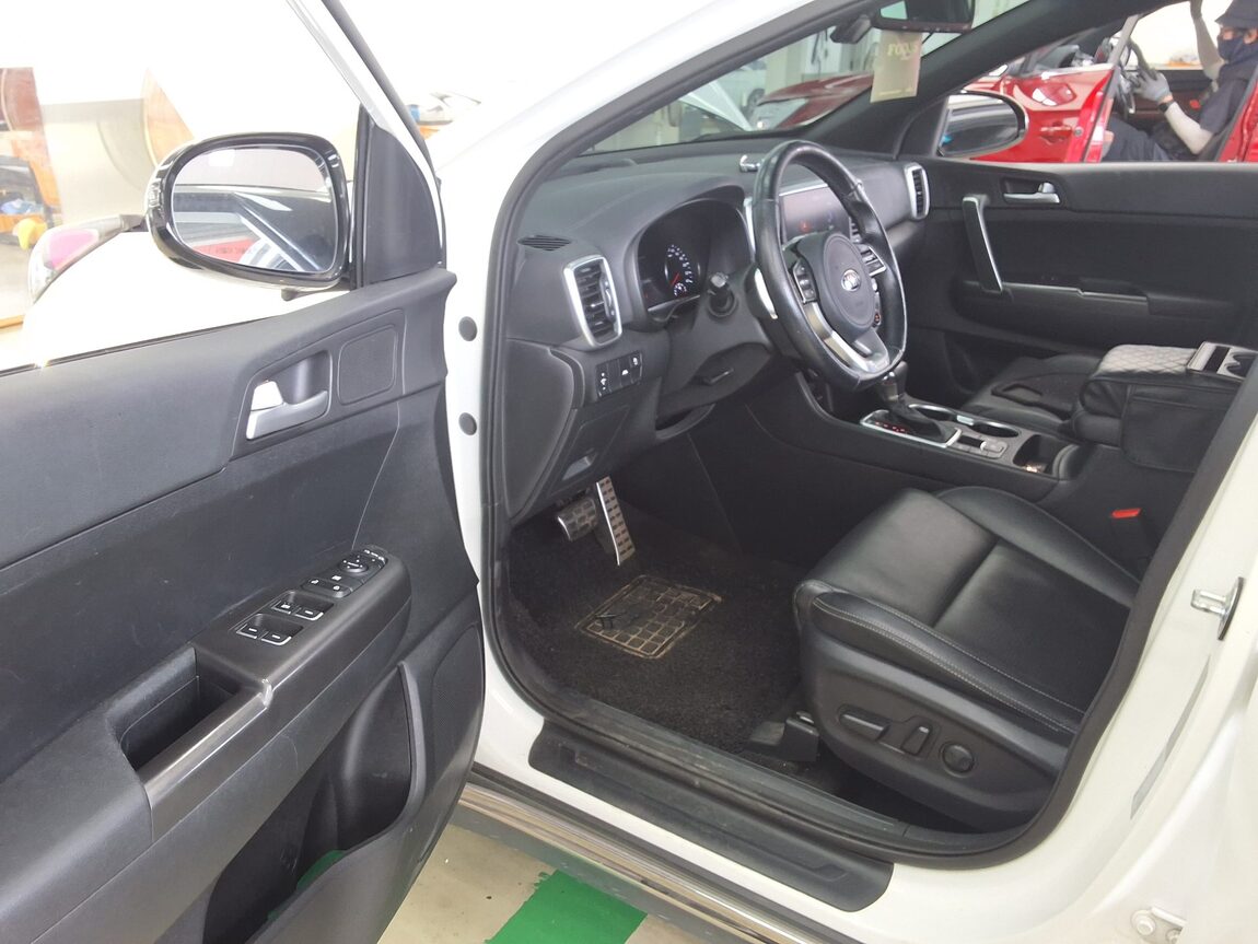 KIA SPORTAGE THE BOLD R2.0 DIESEL 2WD PRESTIGE 2021 - zdjęcie 11