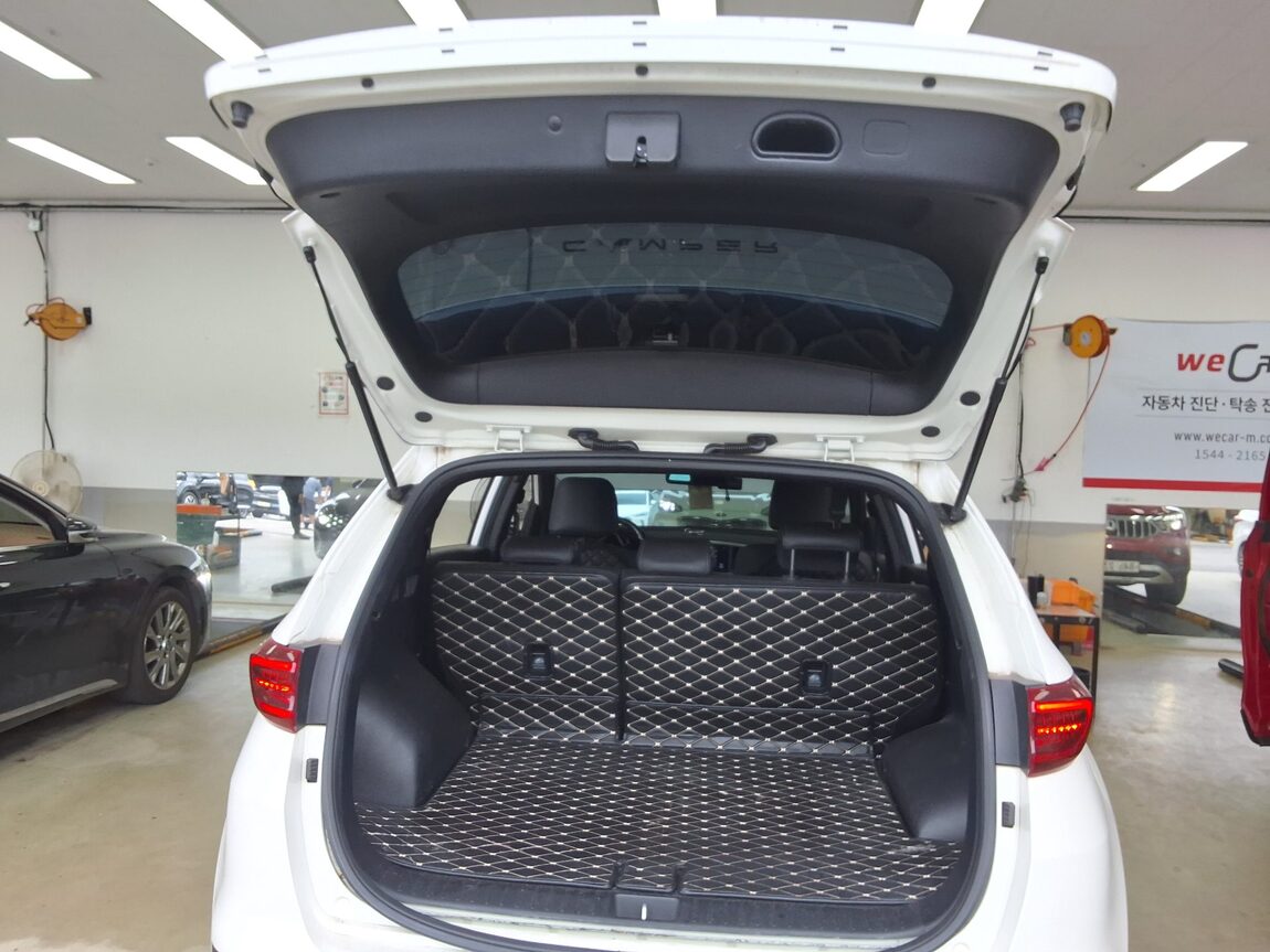 KIA SPORTAGE THE BOLD R2.0 DIESEL 2WD PRESTIGE 2021 - zdjęcie 16