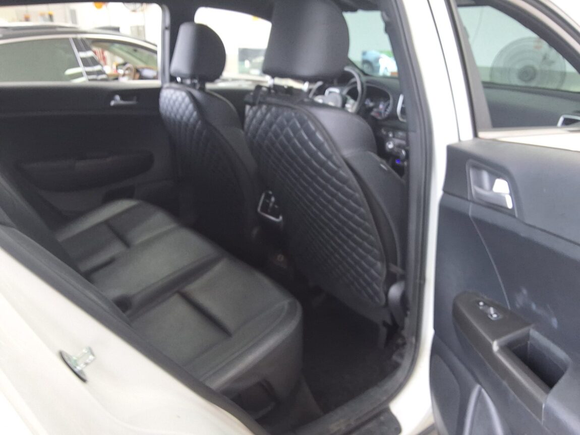KIA SPORTAGE THE BOLD R2.0 DIESEL 2WD PRESTIGE 2021 - zdjęcie 14