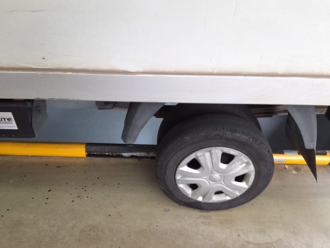 KIA BONGO III CARGO BUILT-IN BOX TRUCK 1 TON KING CAB 2017 - zdjęcie 16
