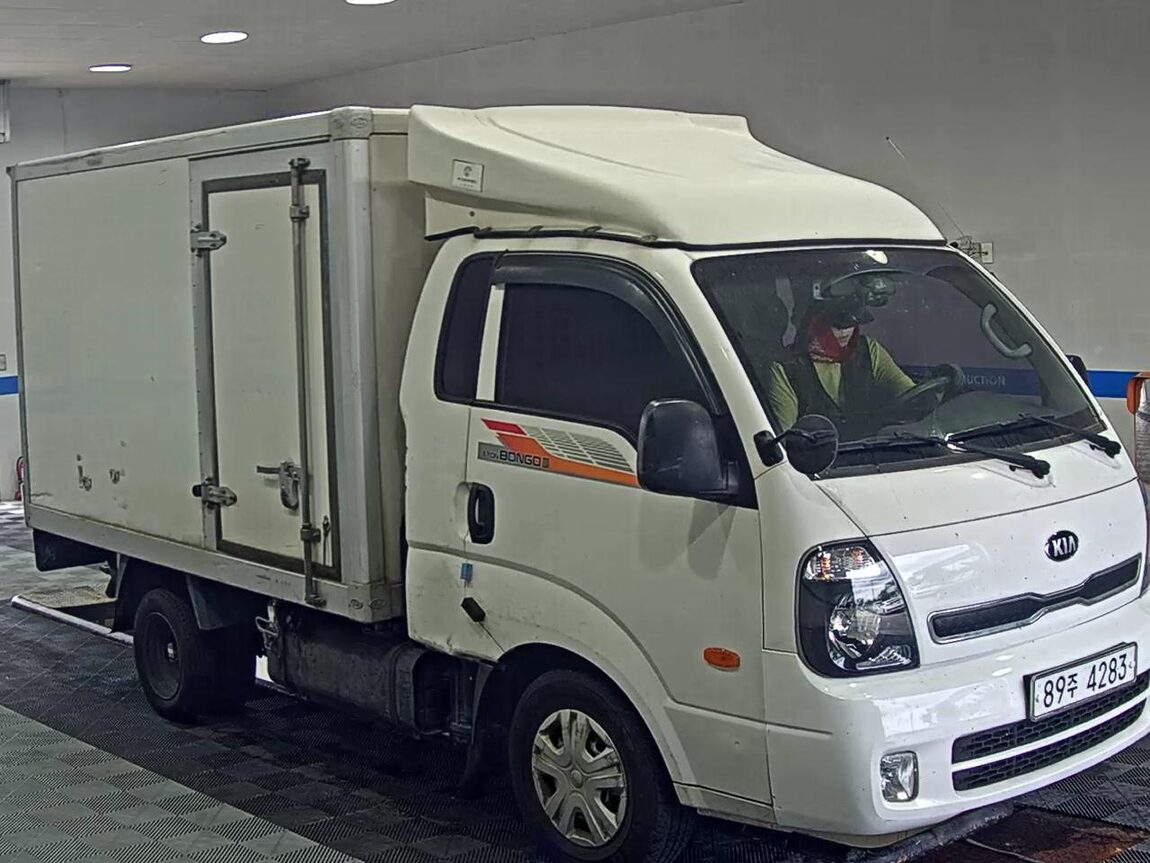 KIA BONGO III CARGO BUILT-IN BOX TRUCK 1 TON KING CAB 2017 - zdjęcie 3