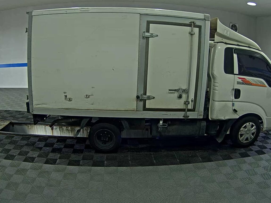 KIA BONGO III CARGO BUILT-IN BOX TRUCK 1 TON KING CAB 2017 - zdjęcie 4