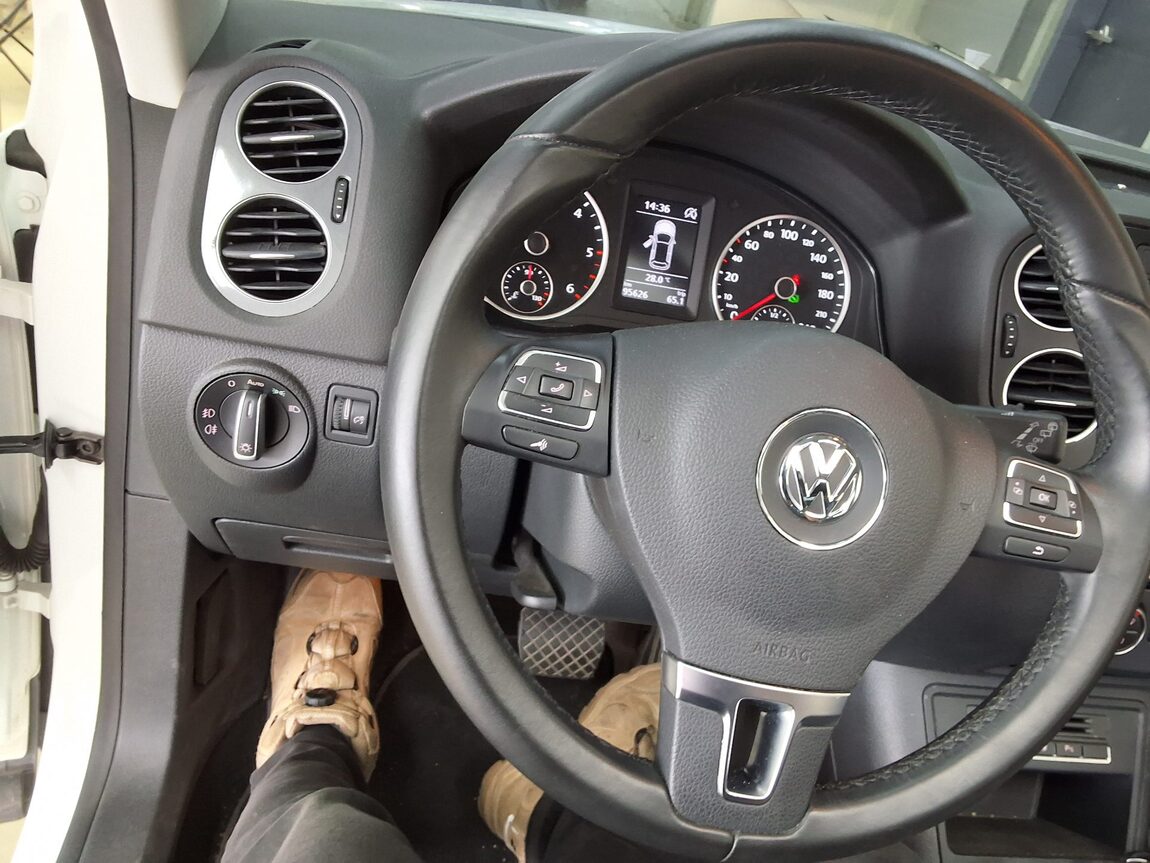 VOLKSWAGEN TIGUAN (2ND GEN) 2.0 TDI 2016 - zdjęcie 23