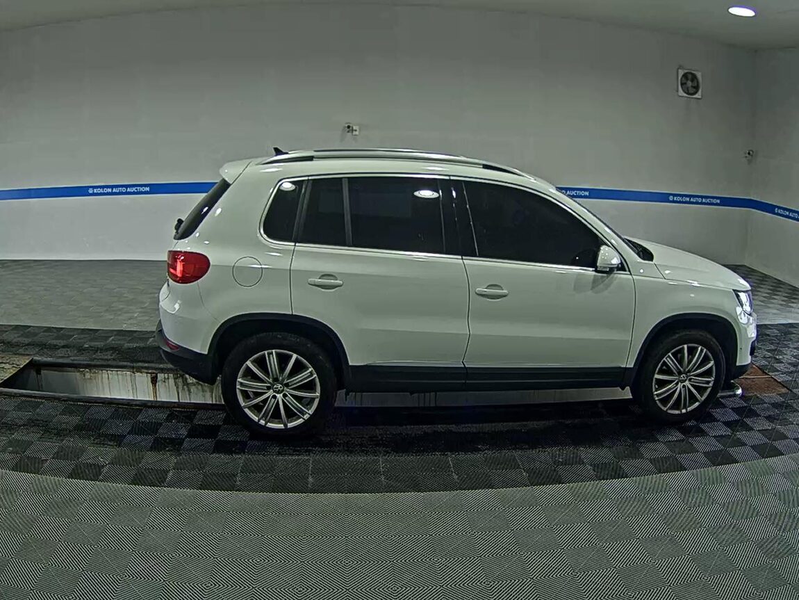 VOLKSWAGEN TIGUAN (2ND GEN) 2.0 TDI 2016 - zdjęcie 4