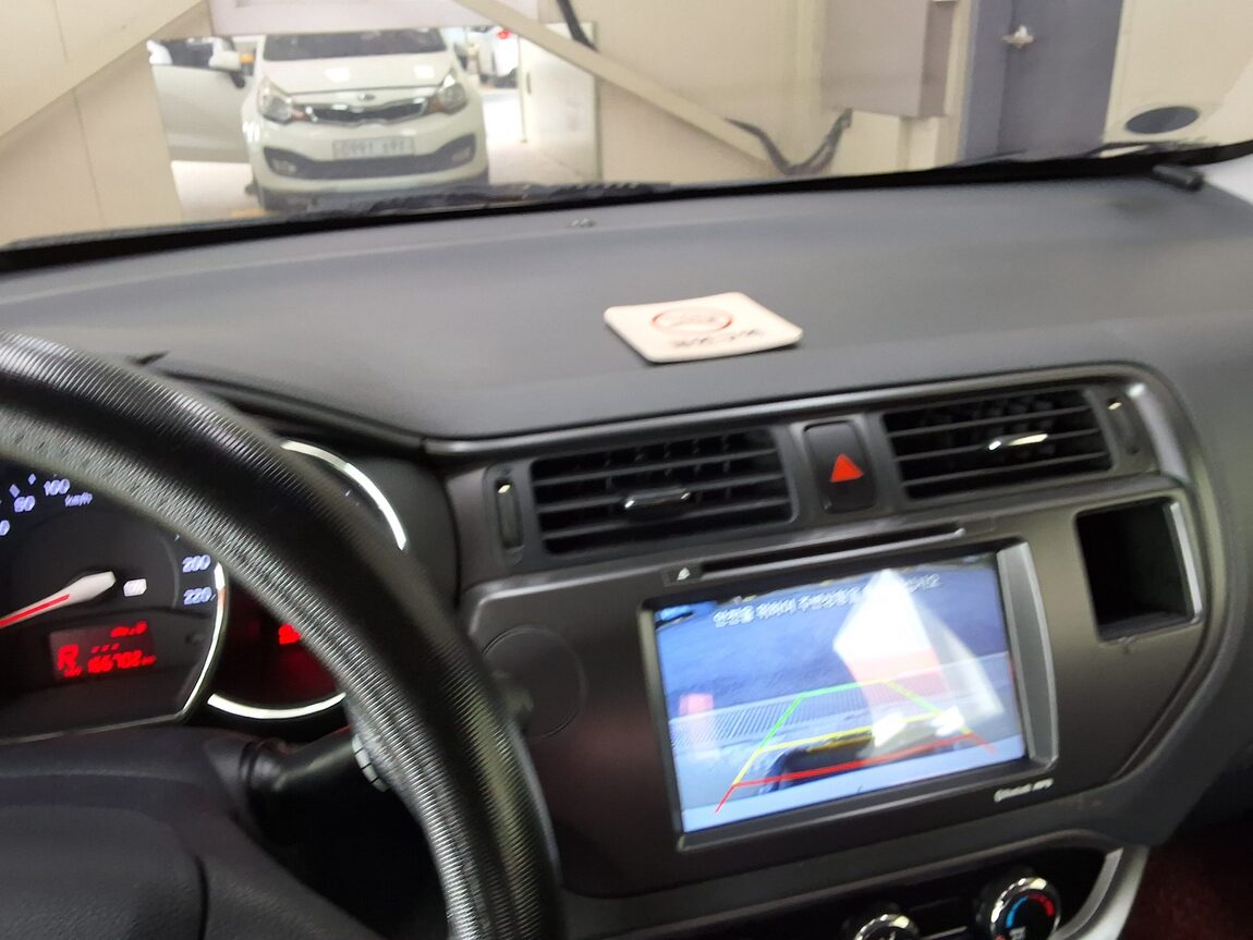 KIA ALL NEW PRIDE 4-DOOR 1.4 MPI DELUXE 2012 - zdjęcie 25