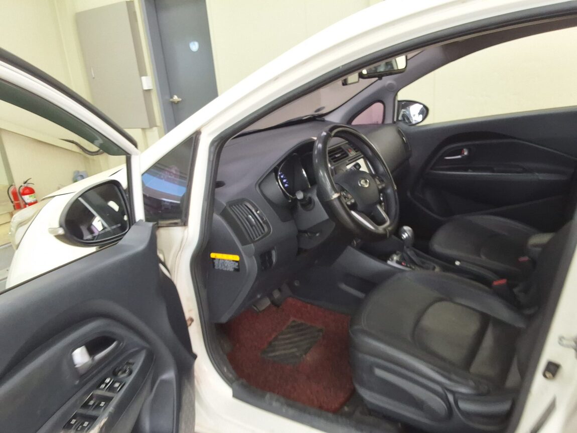 KIA ALL NEW PRIDE 4-DOOR 1.4 MPI DELUXE 2012 - zdjęcie 11