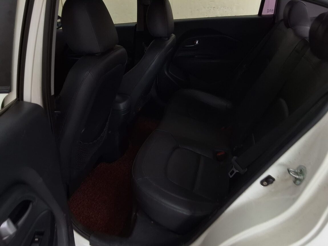 KIA ALL NEW PRIDE 4-DOOR 1.4 MPI DELUXE 2012 - zdjęcie 13