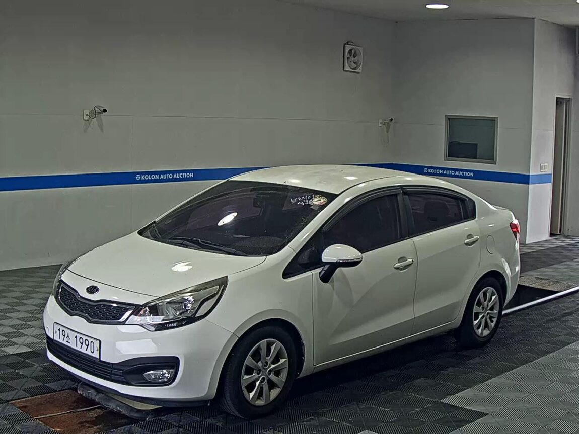 KIA ALL NEW PRIDE 4-DOOR 1.4 MPI DELUXE 2012 - zdjęcie 2