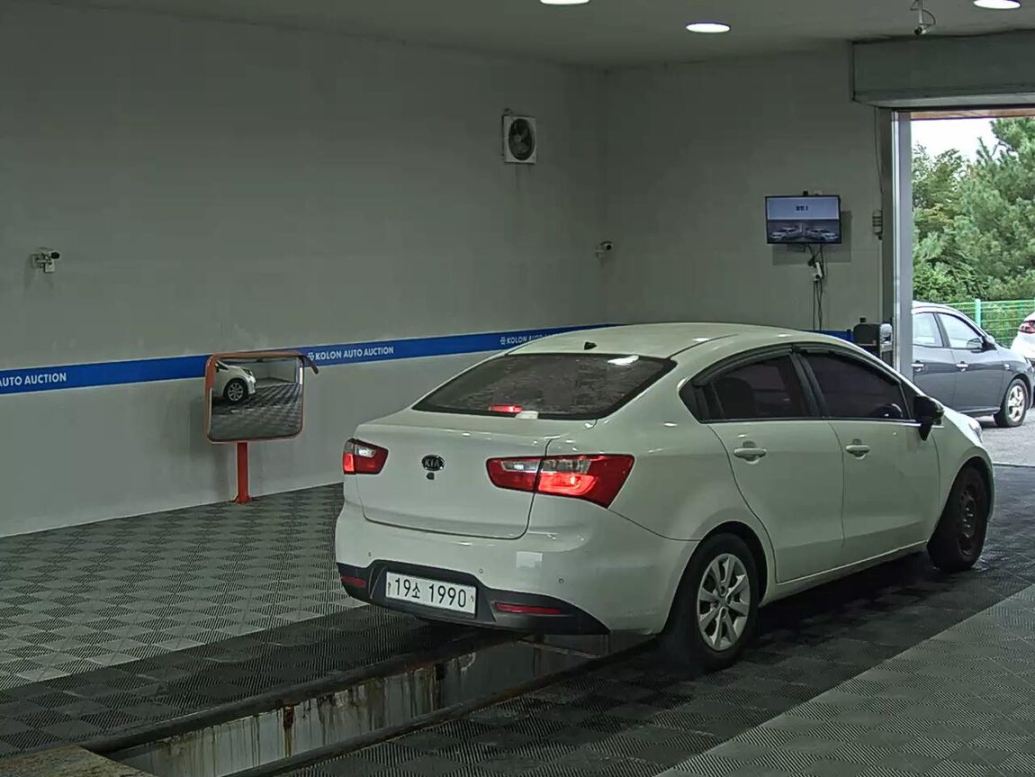 KIA ALL NEW PRIDE 4-DOOR 1.4 MPI DELUXE 2012 - zdjęcie 5