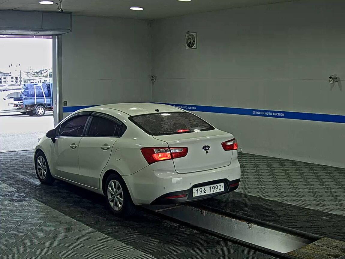 KIA ALL NEW PRIDE 4-DOOR 1.4 MPI DELUXE 2012 - zdjęcie 6