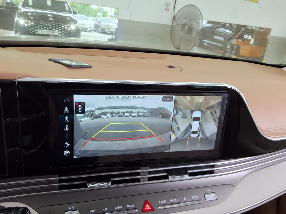 HYUNDAI THE NEW GRANDEUR IG HYBRID 2.4 HEV CALLIGRAPHY 2020 - zdjęcie 19