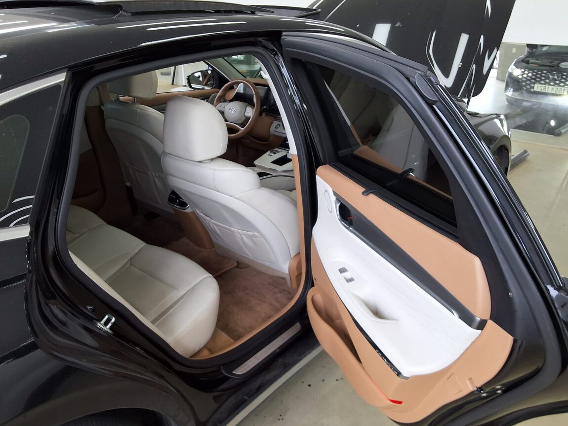 HYUNDAI THE NEW GRANDEUR IG HYBRID 2.4 HEV CALLIGRAPHY 2020 - zdjęcie 13