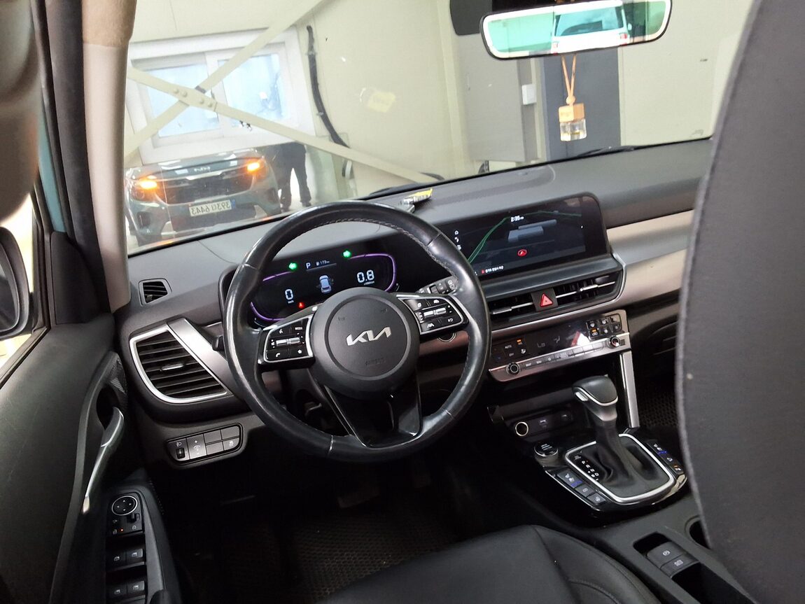 KIA THE NEW SELTOS 2.0 GASOLINE 2WD PRESTIGE 2023 - zdjęcie 12