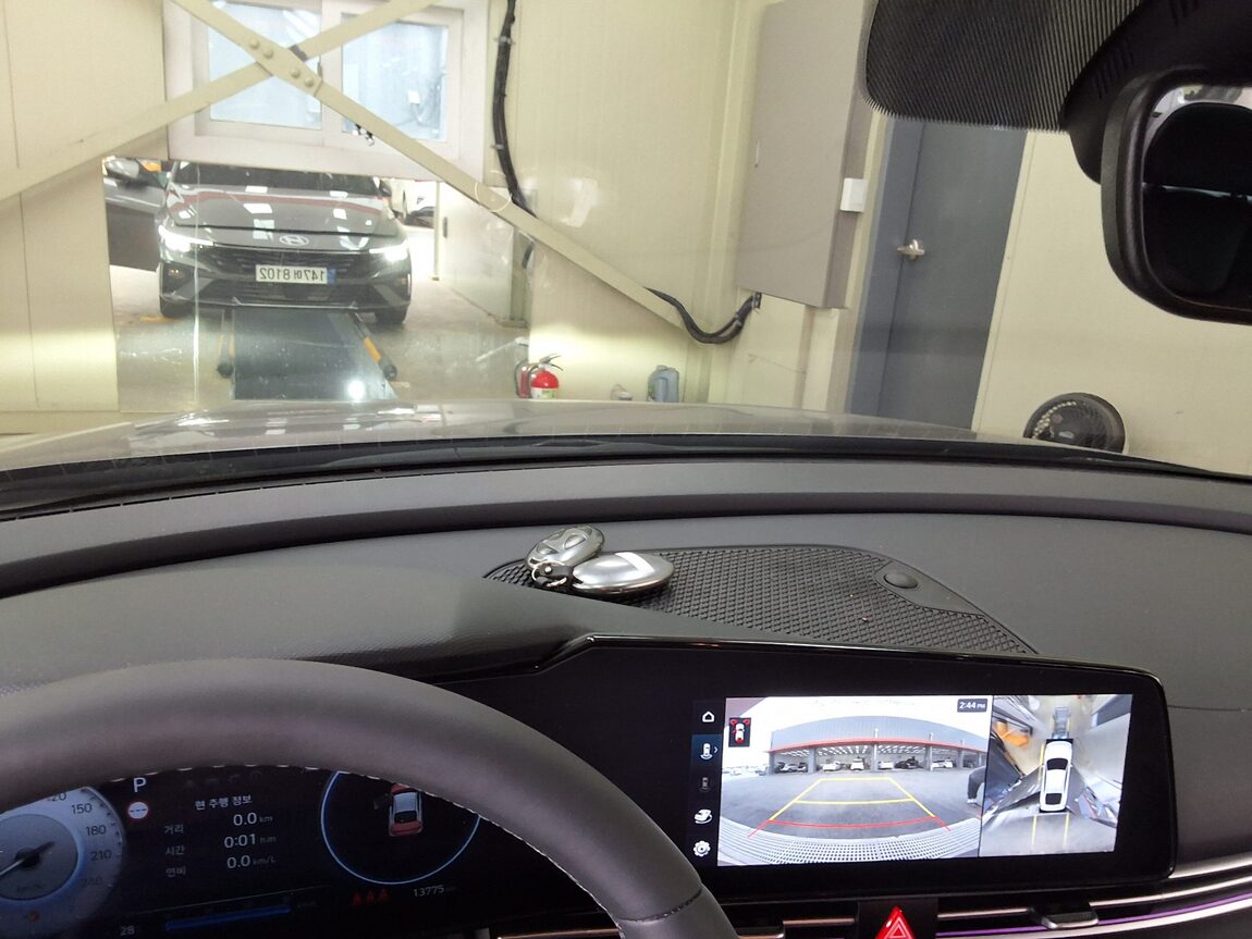 HYUNDAI THE NEW AVANTE (CN7) GASOLINE 1.6 MODERN 2025 - zdjęcie 25