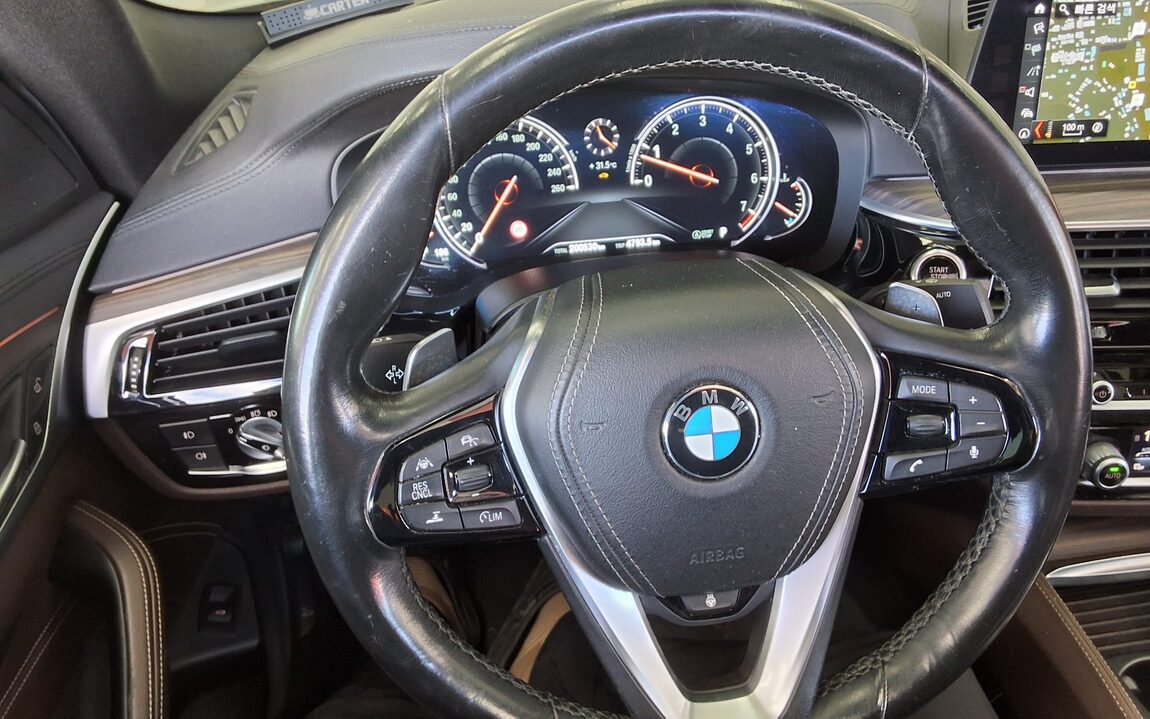 BMW 5 SERIES (7TH GEN) 530i xDRIVE M SPORT PACK PLUS 2017 - zdjęcie 17