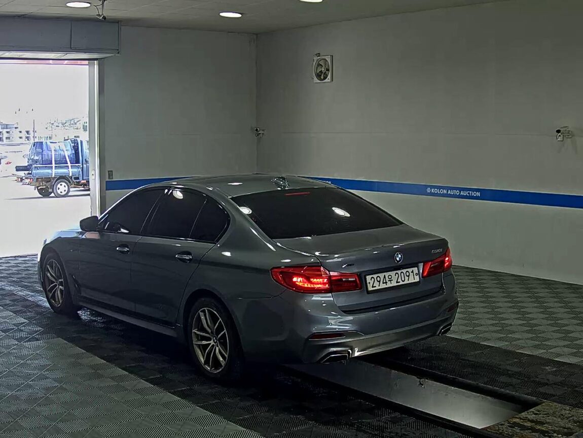 BMW 5 SERIES (7TH GEN) 530i xDRIVE M SPORT PACK PLUS 2017 - zdjęcie 6