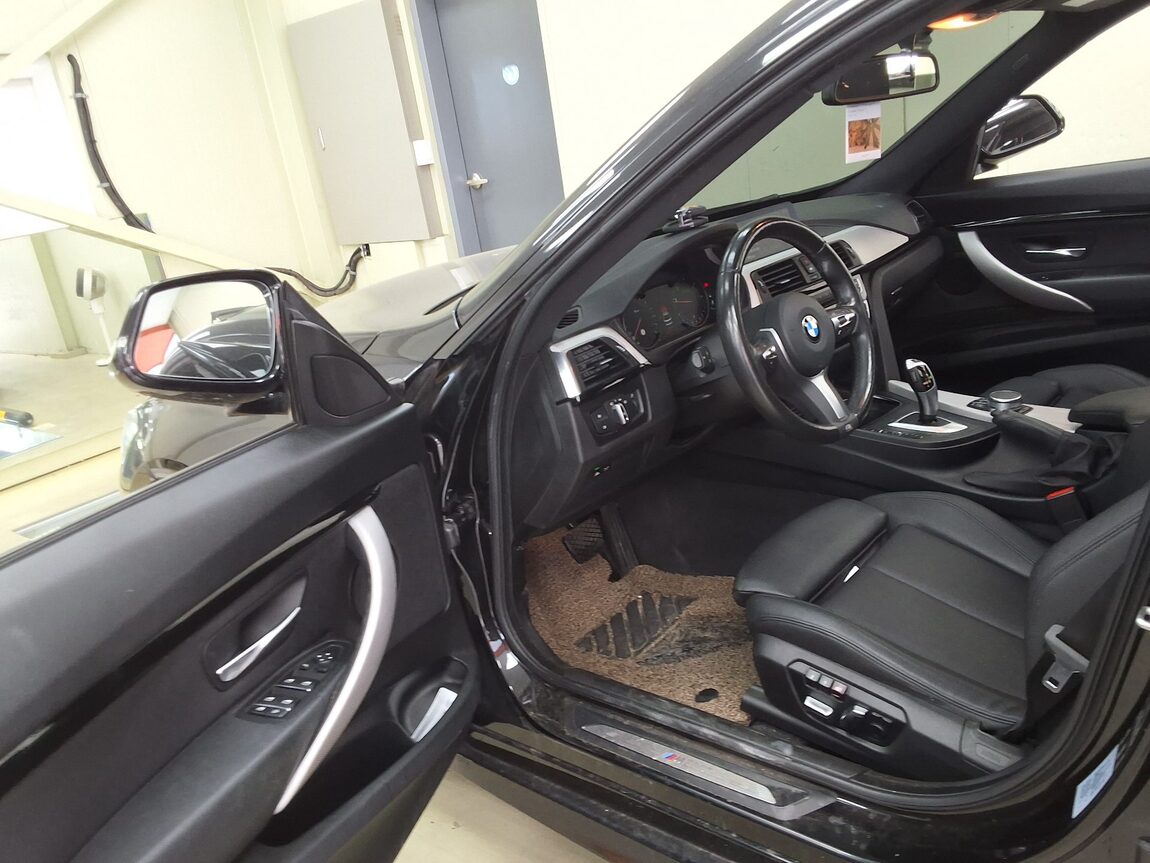 BMW GRAN TURISMO (GT) 3 SERIES GT 320d M SPORT PREMIUM PACK 2020 - zdjęcie 11