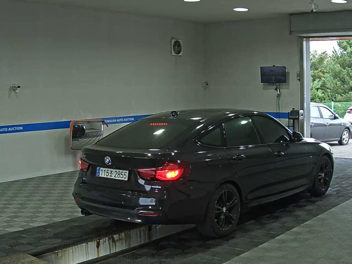 BMW GRAN TURISMO (GT) 3 SERIES GT 320d M SPORT PREMIUM PACK 2020 - zdjęcie 5