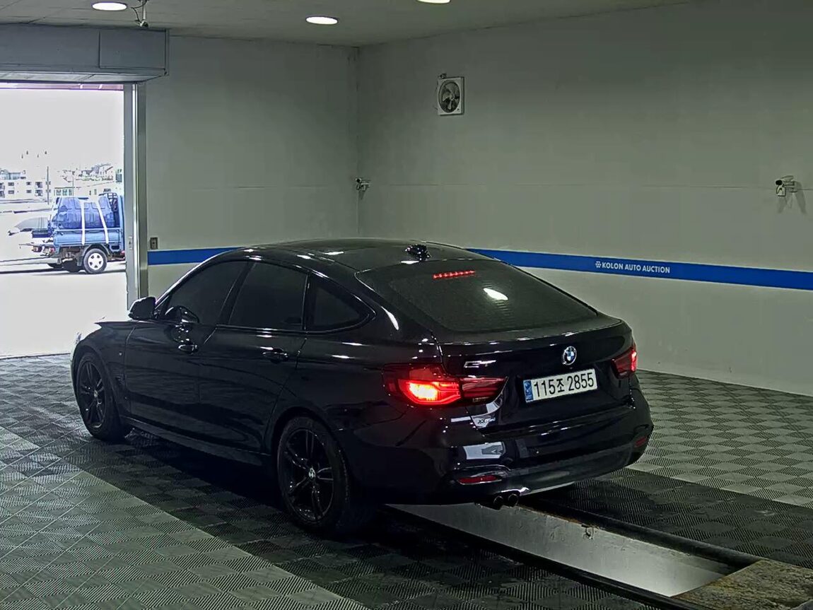 BMW GRAN TURISMO (GT) 3 SERIES GT 320d M SPORT PREMIUM PACK 2020 - zdjęcie 6