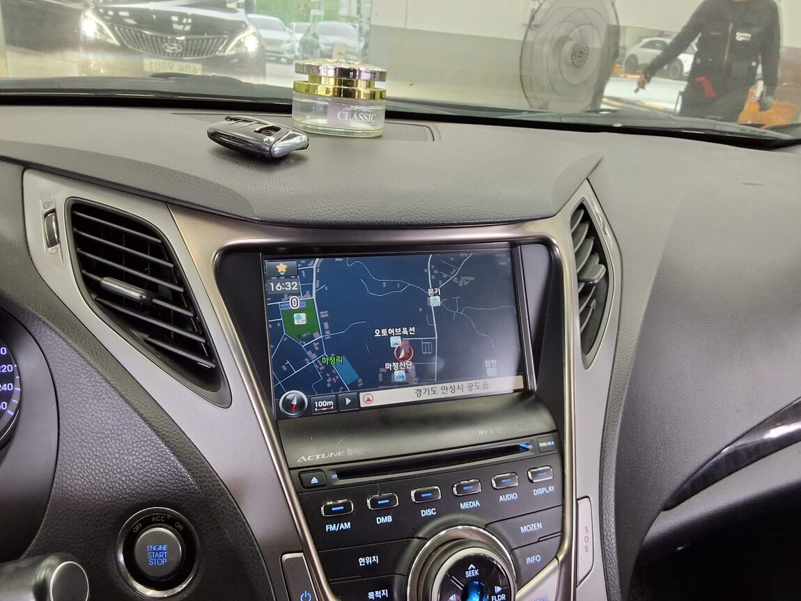 HYUNDAI GRANDEUR HG HG 300 EXCLUSIVE 2013 - zdjęcie 17