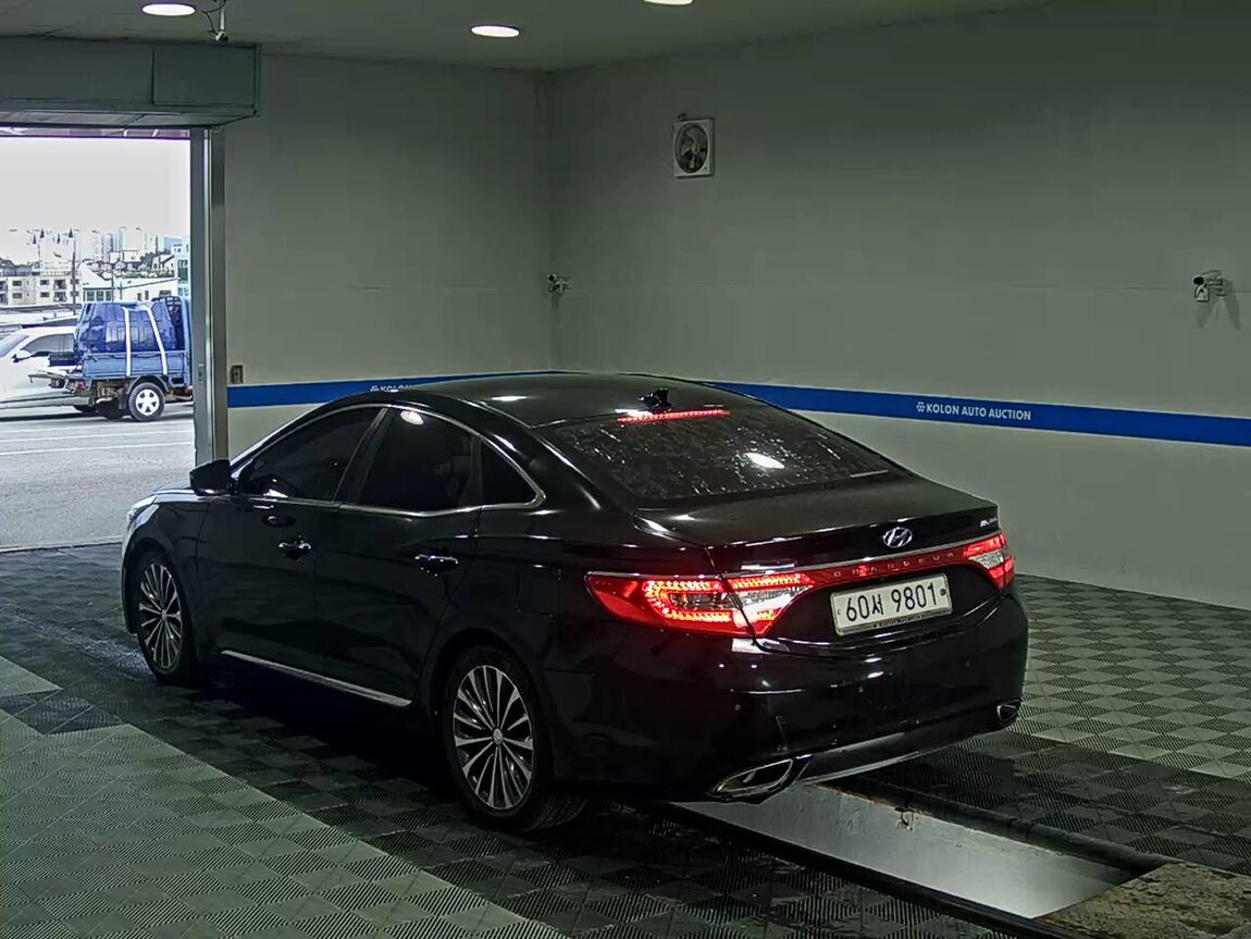 HYUNDAI GRANDEUR HG HG 300 EXCLUSIVE 2013 - zdjęcie 6