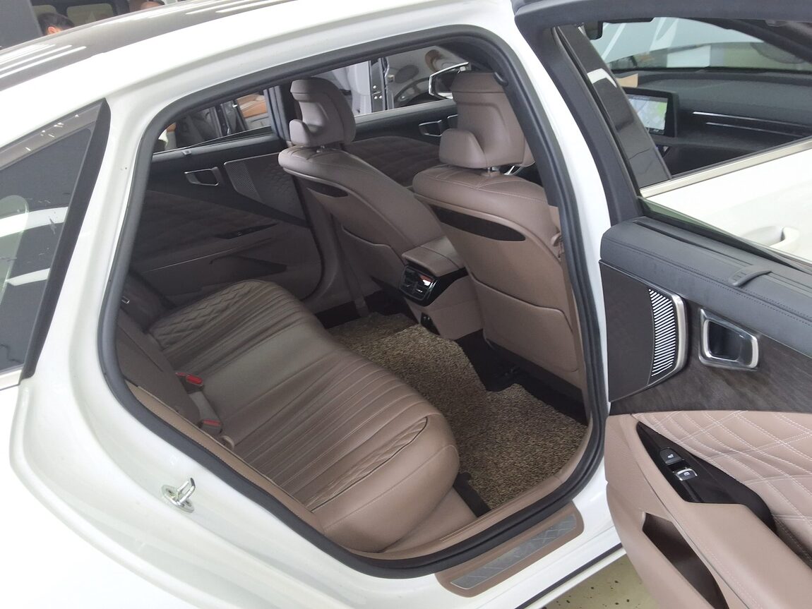 KIA K8 3.5 GDI 4WD SIGNATURE 2023 - zdjęcie 14