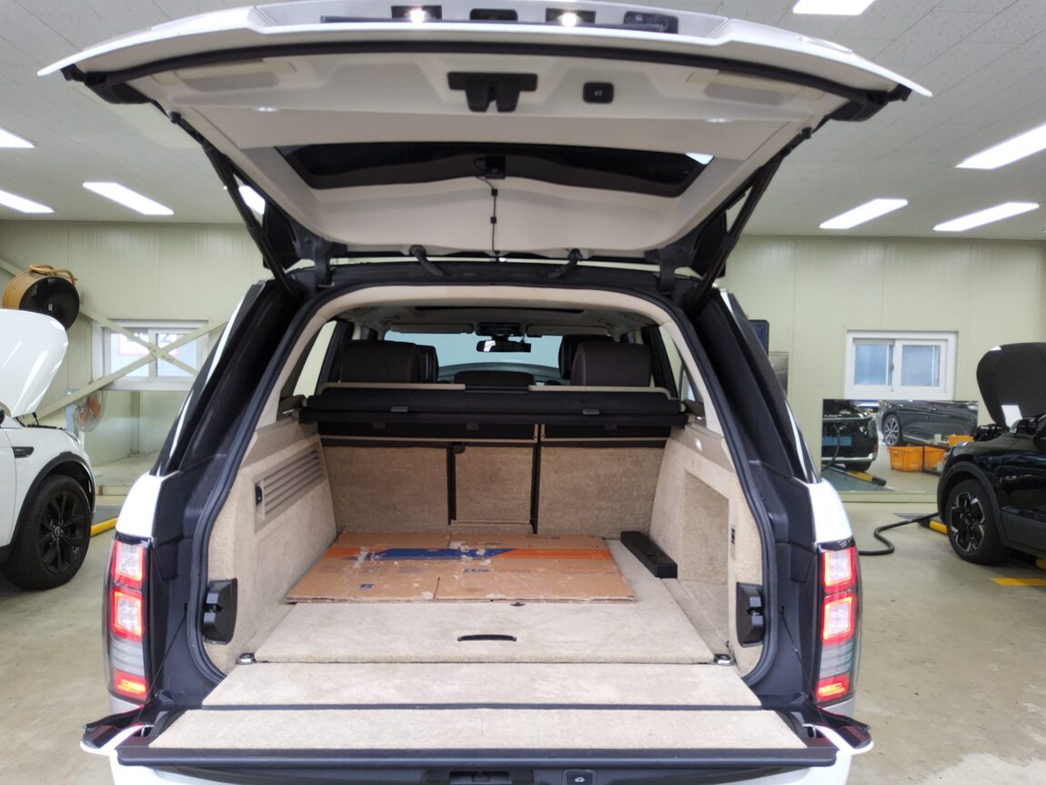 LAND ROVER RANGE ROVER (4TH GEN) 4.4 SDV8 AB 2016 - zdjęcie 15