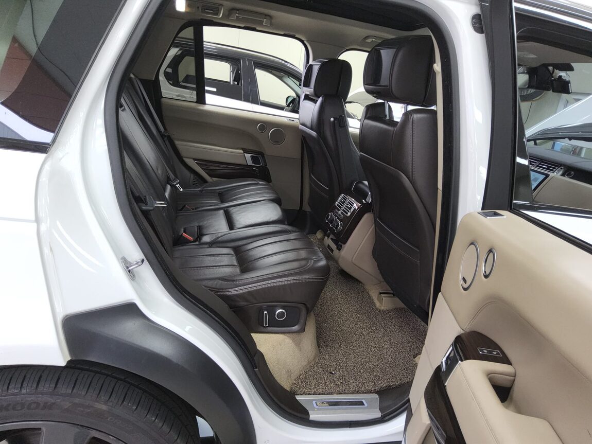 LAND ROVER RANGE ROVER (4TH GEN) 4.4 SDV8 AB 2016 - zdjęcie 13