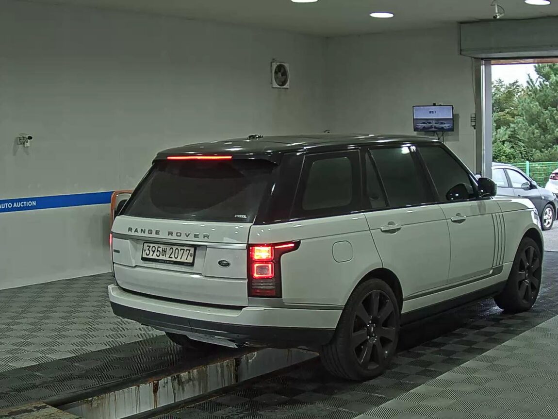 LAND ROVER RANGE ROVER (4TH GEN) 4.4 SDV8 AB 2016 - zdjęcie 5