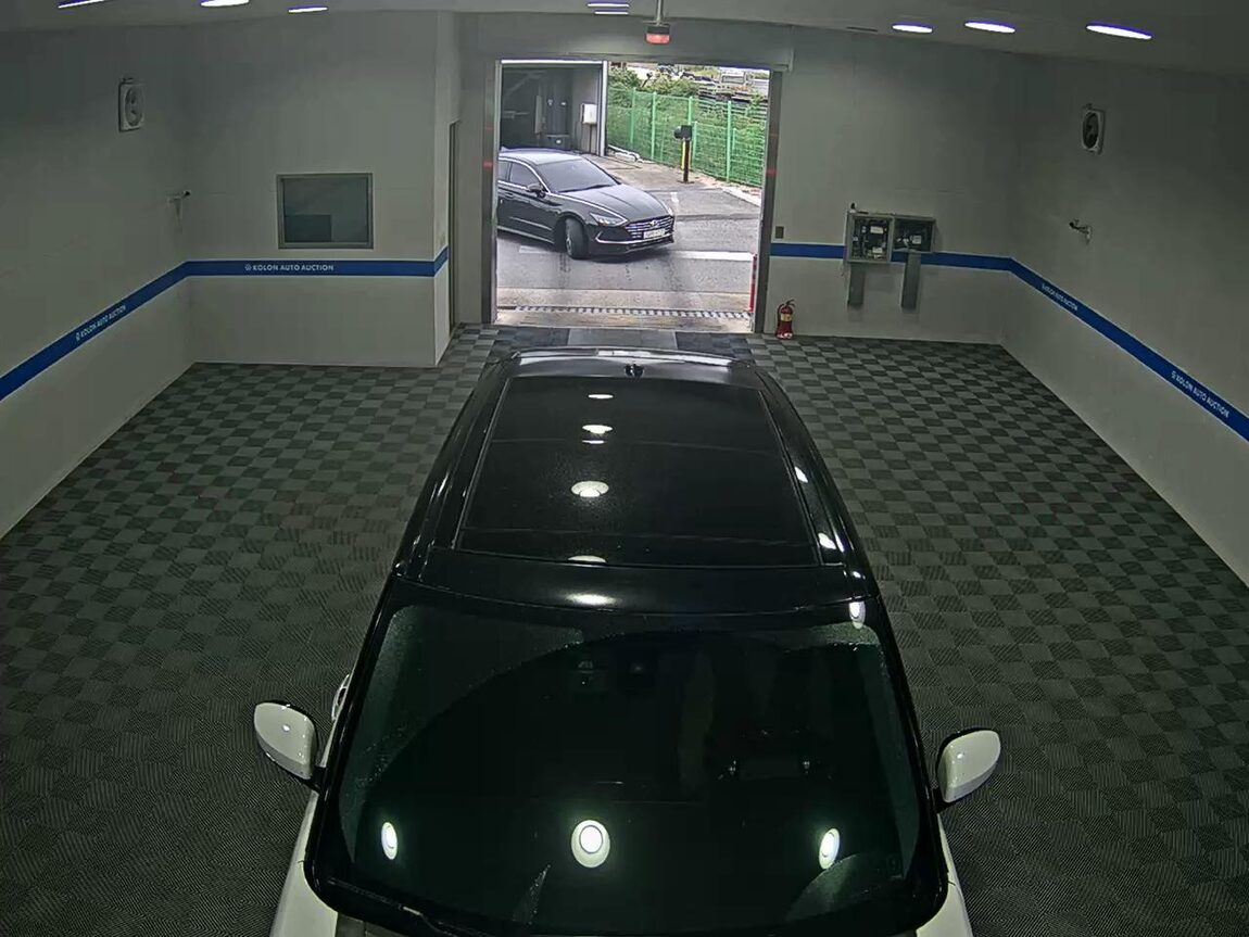 LAND ROVER RANGE ROVER (4TH GEN) 4.4 SDV8 AB 2016 - zdjęcie 7