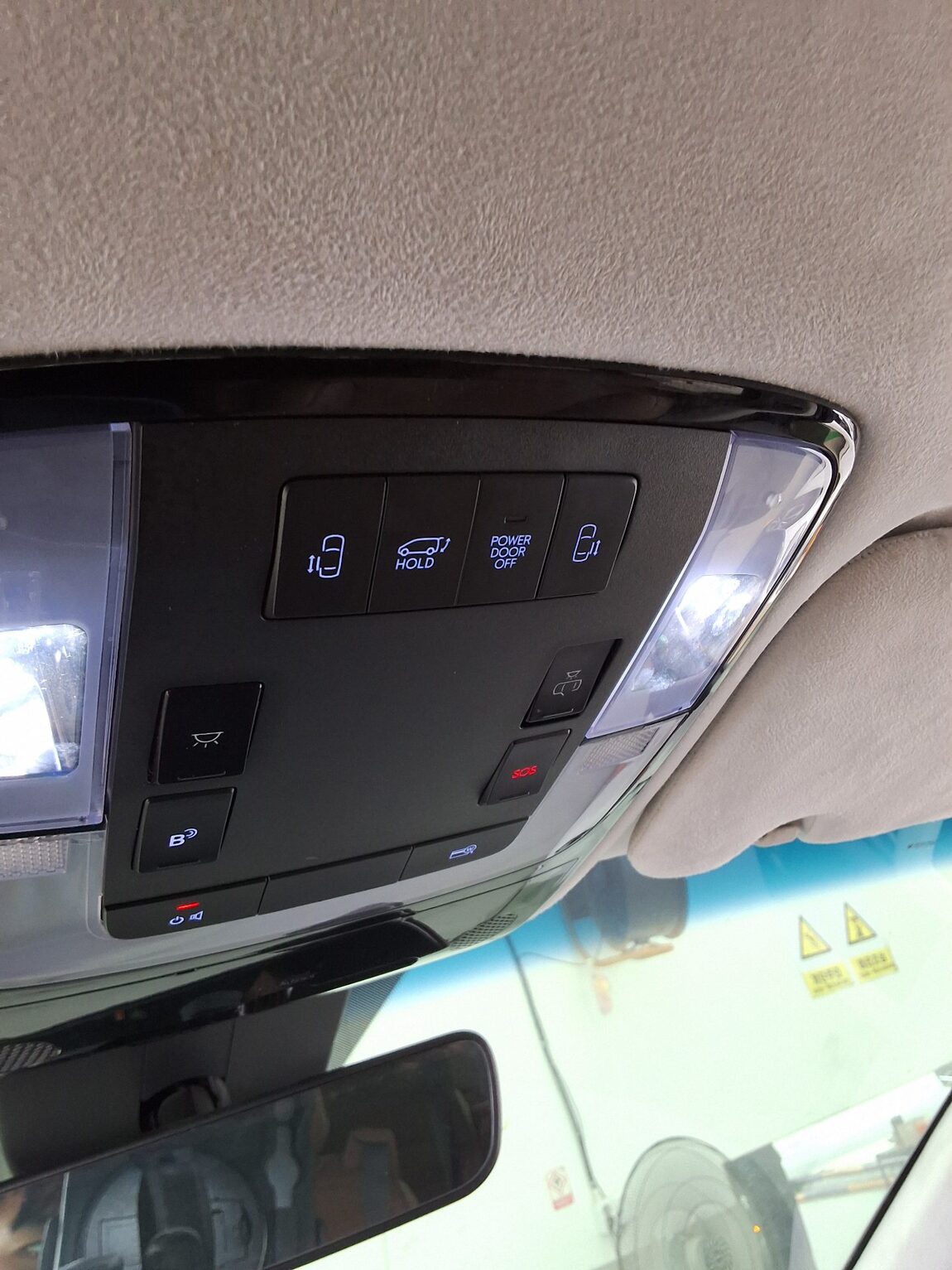 HYUNDAI STARIA 2.2 DIESEL LOUNGE 9-SEATER 2WD PRESTIGE 2022 - zdjęcie 21