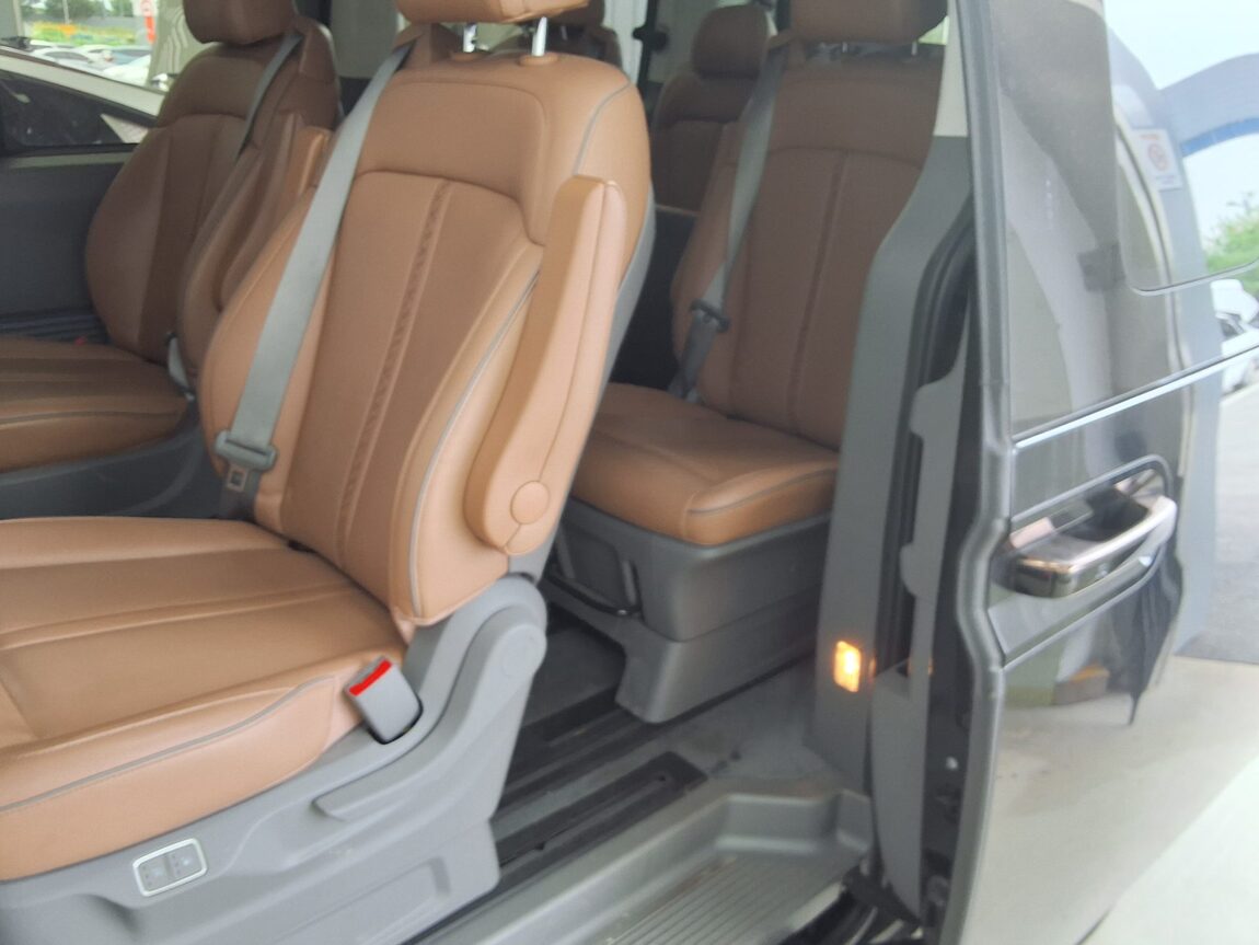 HYUNDAI STARIA 2.2 DIESEL LOUNGE 9-SEATER 2WD PRESTIGE 2022 - zdjęcie 12