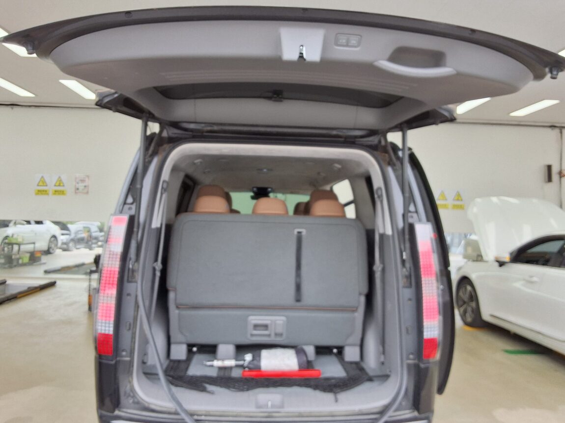 HYUNDAI STARIA 2.2 DIESEL LOUNGE 9-SEATER 2WD PRESTIGE 2022 - zdjęcie 15