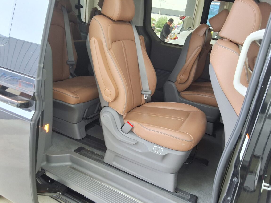 HYUNDAI STARIA 2.2 DIESEL LOUNGE 9-SEATER 2WD PRESTIGE 2022 - zdjęcie 14