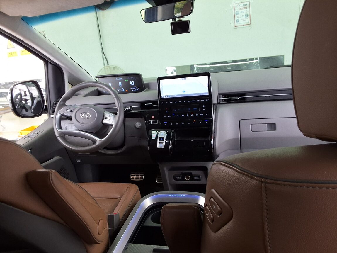 HYUNDAI STARIA 2.2 DIESEL LOUNGE 9-SEATER 2WD PRESTIGE 2022 - zdjęcie 11