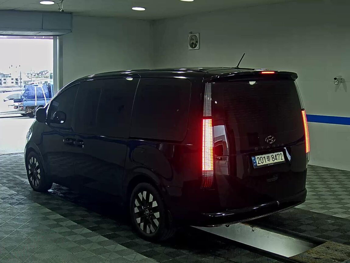 HYUNDAI STARIA 2.2 DIESEL LOUNGE 9-SEATER 2WD PRESTIGE 2022 - zdjęcie 6