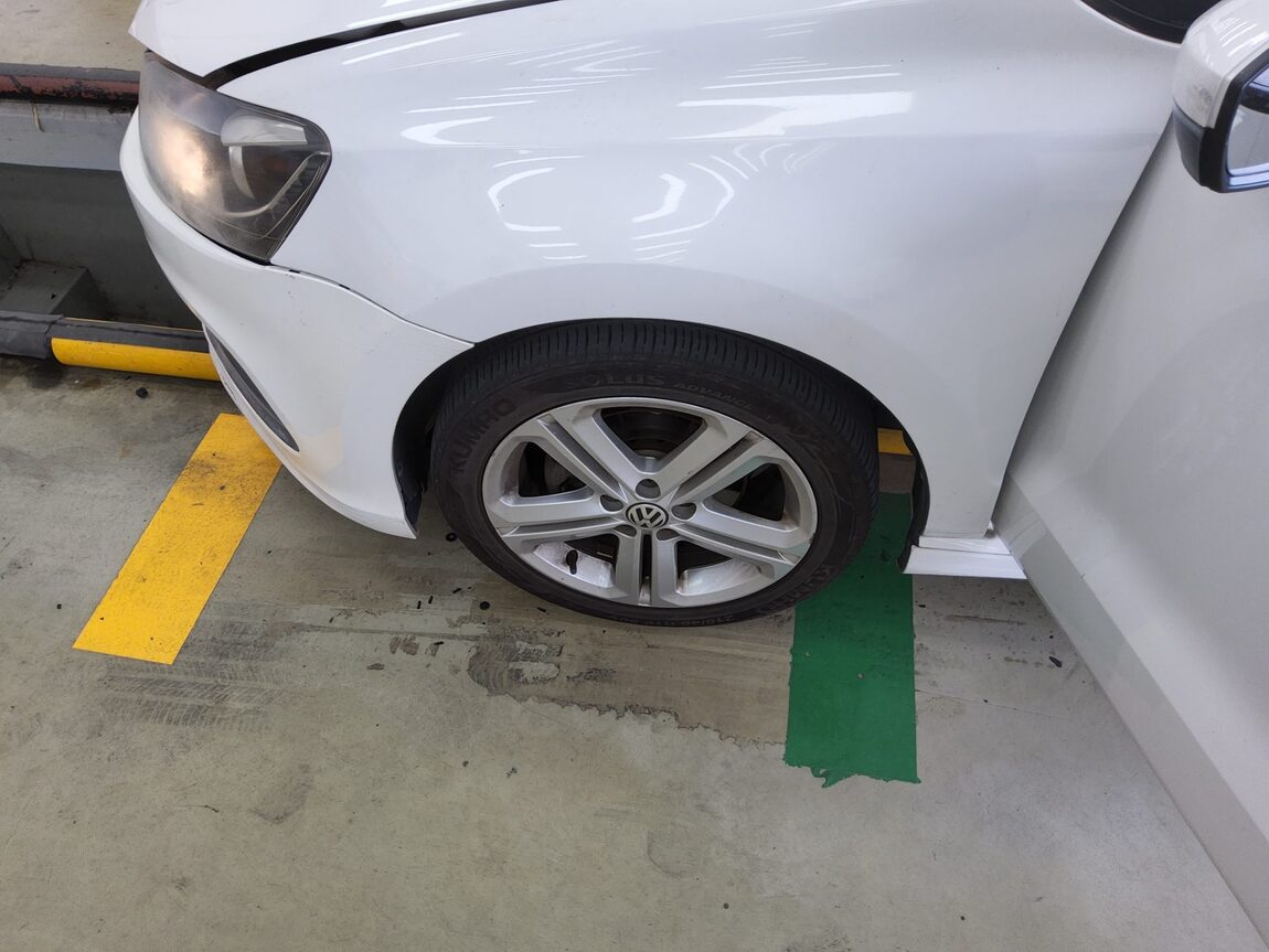 VOLKSWAGEN THE NEW POLO (5TH GEN) 1.6 TDI R LINE 2014 - zdjęcie 20