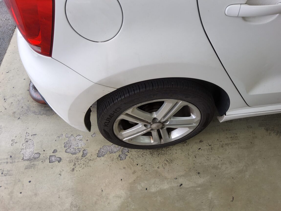 VOLKSWAGEN THE NEW POLO (5TH GEN) 1.6 TDI R LINE 2014 - zdjęcie 23