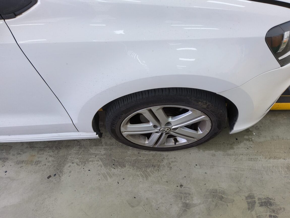 VOLKSWAGEN THE NEW POLO (5TH GEN) 1.6 TDI R LINE 2014 - zdjęcie 22
