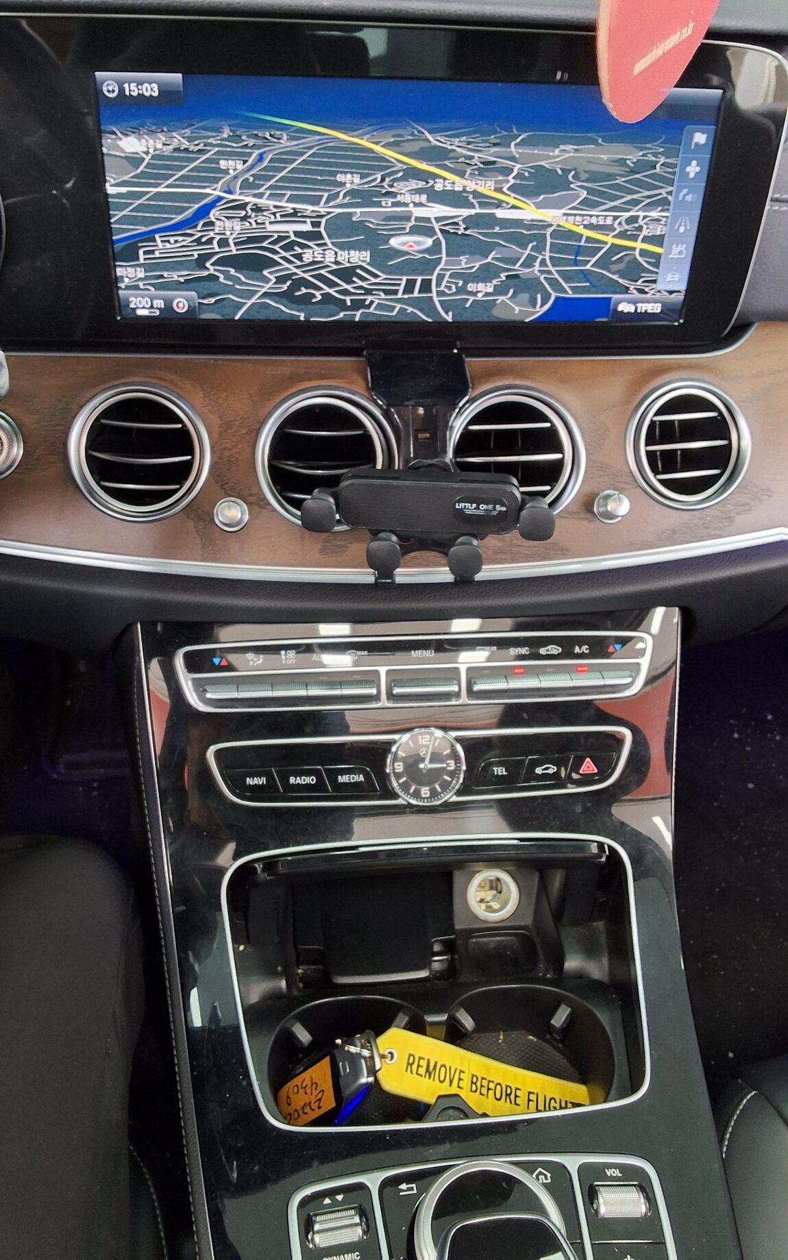 MERCEDES-BENZ E-CLASS (5TH GEN) E220d 4MATIC EXCLUSIVE 2017 - zdjęcie 18