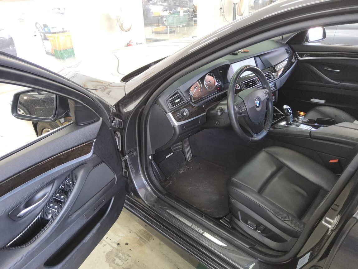 BMW 5 SERIES (6TH GEN) 520d 2011 - zdjęcie 10