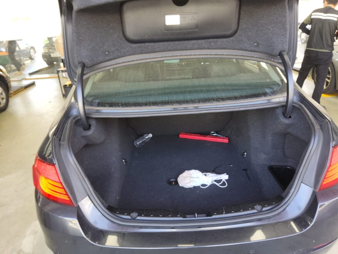 BMW 5 SERIES (6TH GEN) 520d 2011 - zdjęcie 15