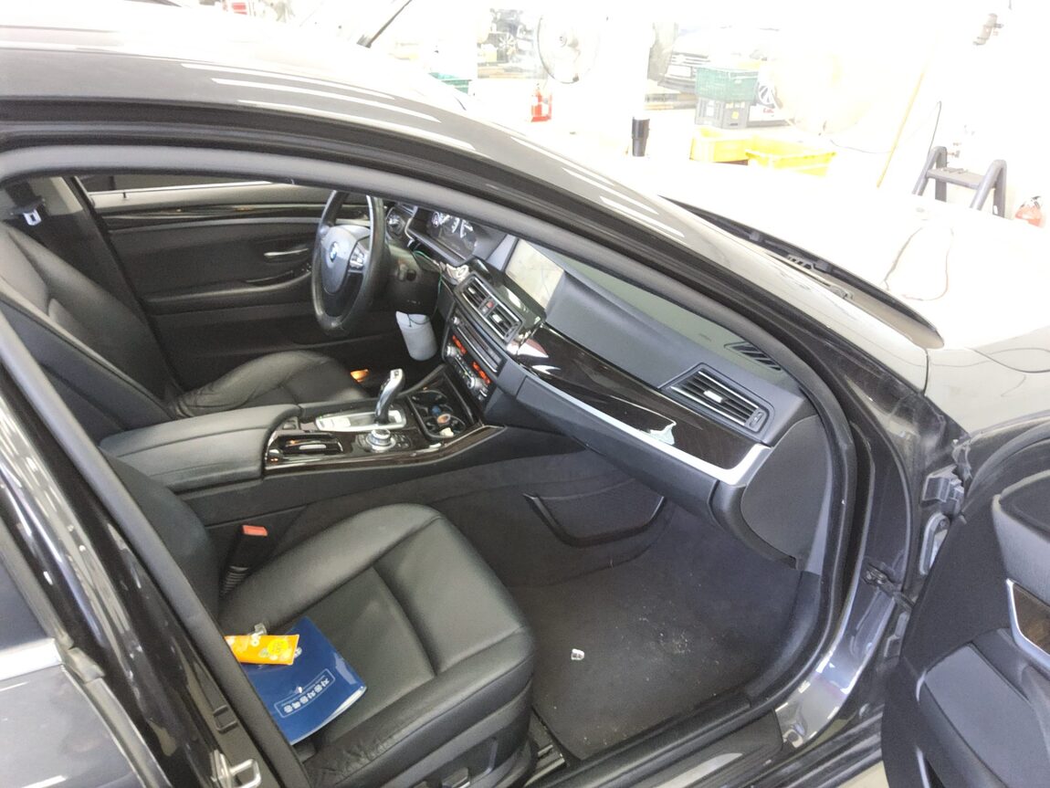 BMW 5 SERIES (6TH GEN) 520d 2011 - zdjęcie 14