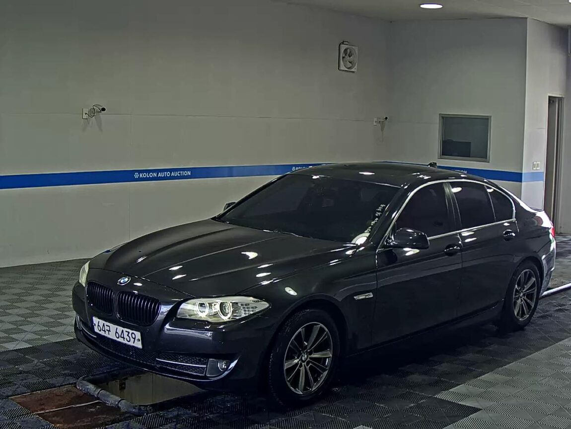 BMW 5 SERIES (6TH GEN) 520d 2011 - zdjęcie 2