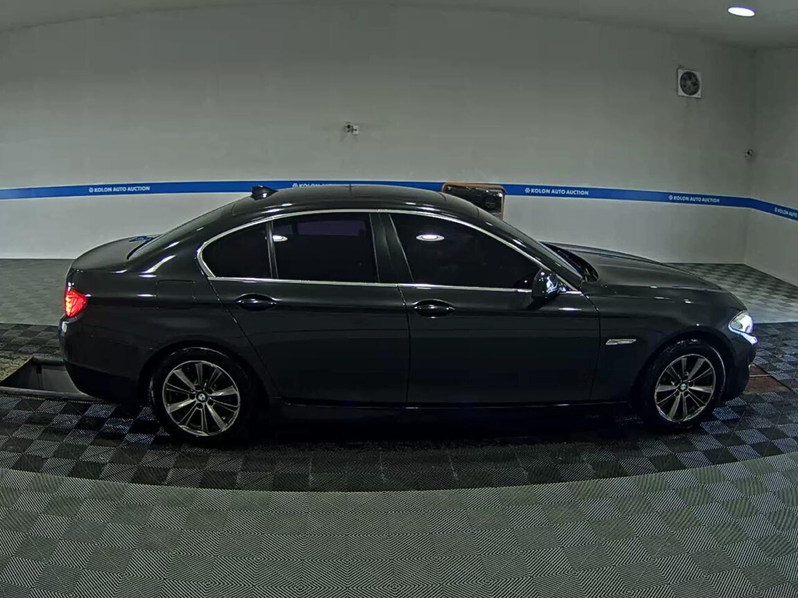 BMW 5 SERIES (6TH GEN) 520d 2011 - zdjęcie 4