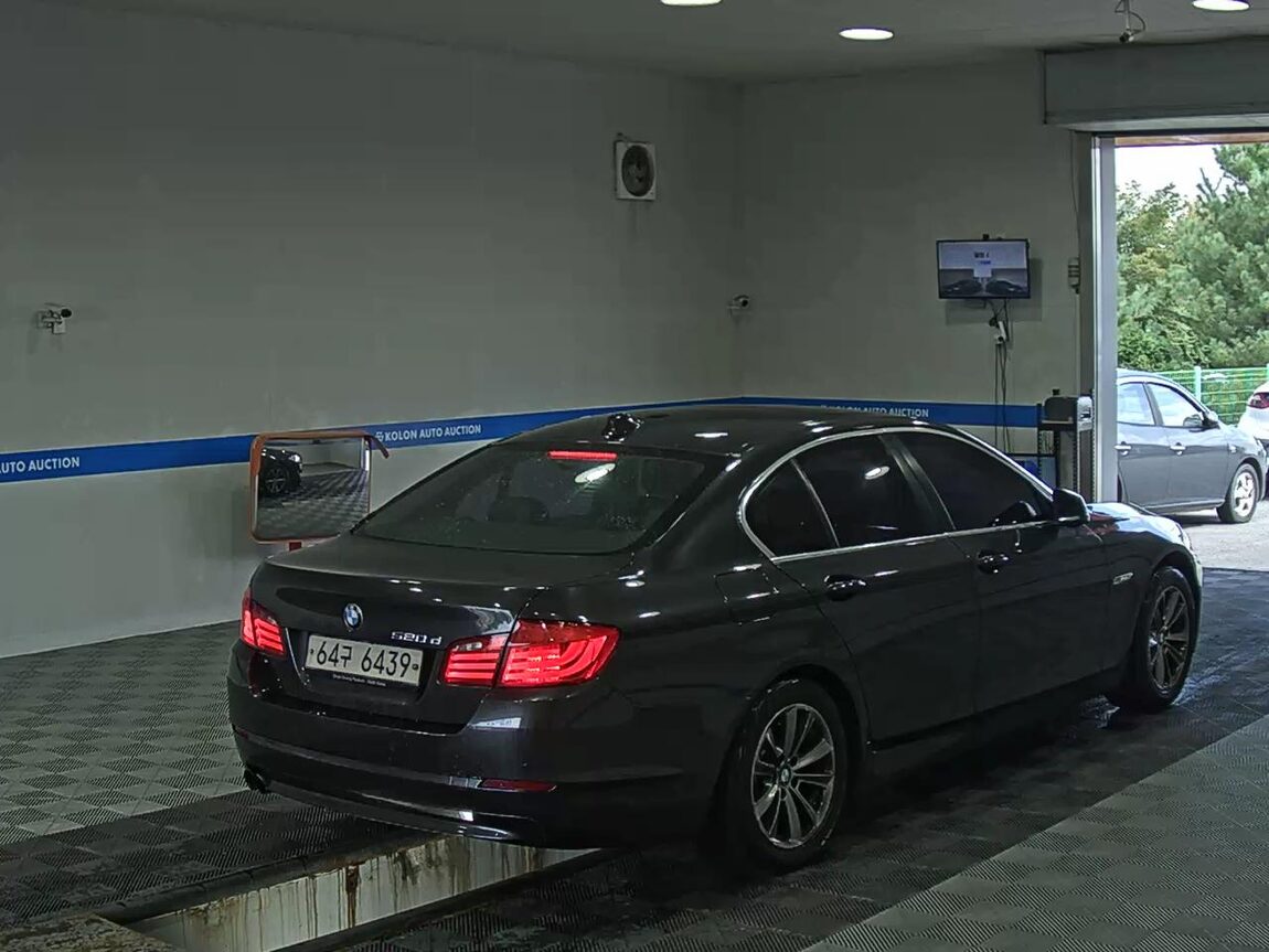 BMW 5 SERIES (6TH GEN) 520d 2011 - zdjęcie 5