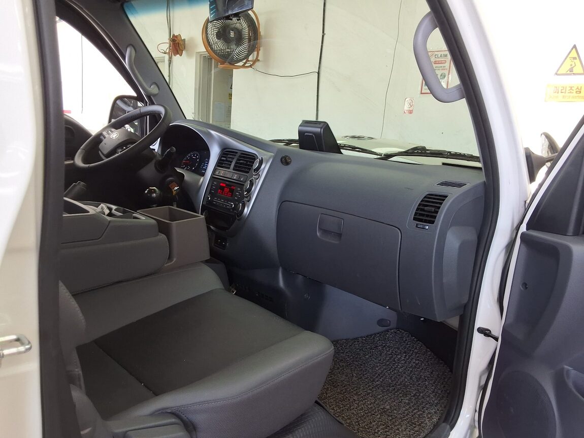 KIA THE NEW BONGO III CARGO 1 TON LPG KING CAB EXTRA LONG WHEELBASE GL 2022 - zdjęcie 12