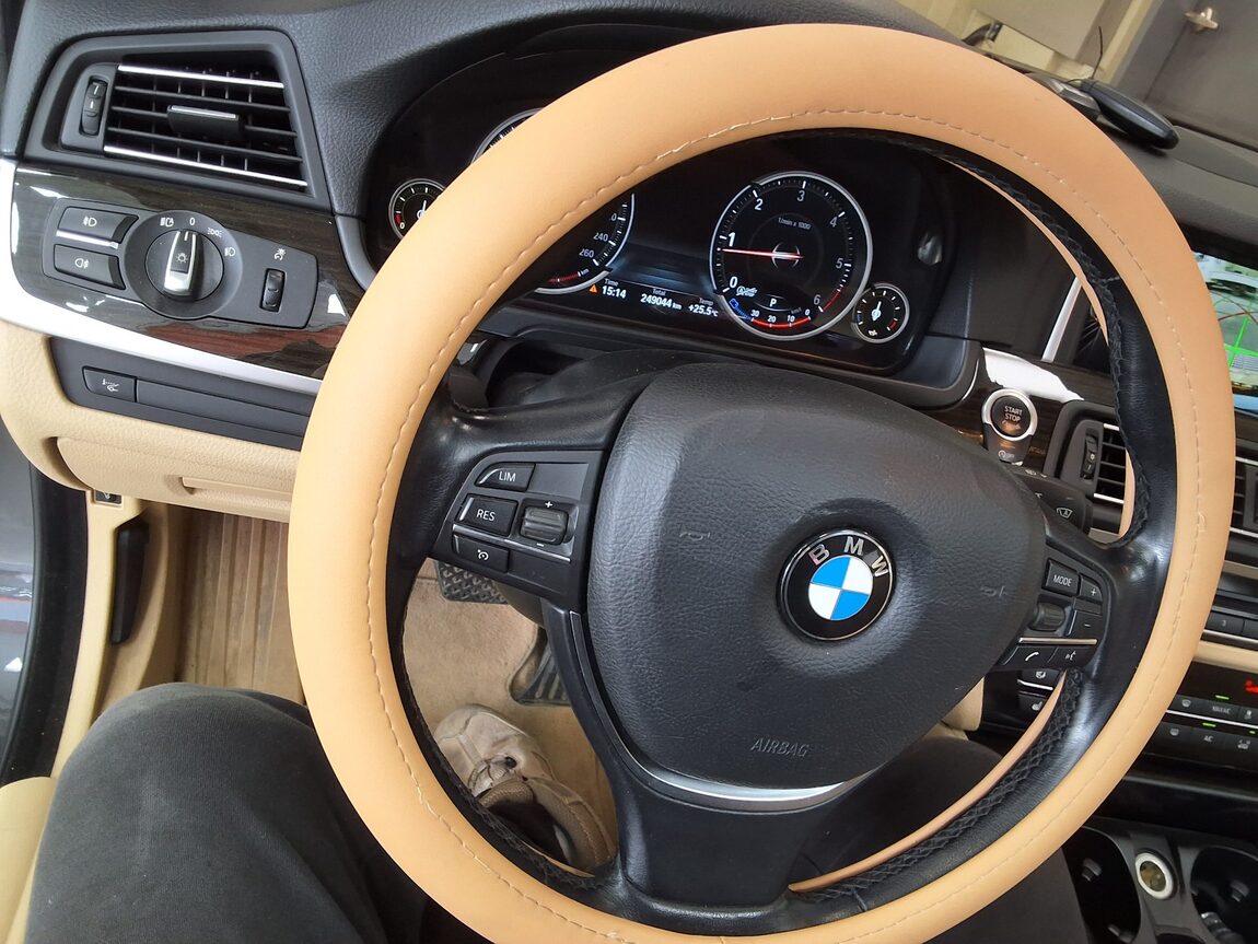 BMW 5 SERIES (6TH GEN) 520d LUXURY 2015 - zdjęcie 24