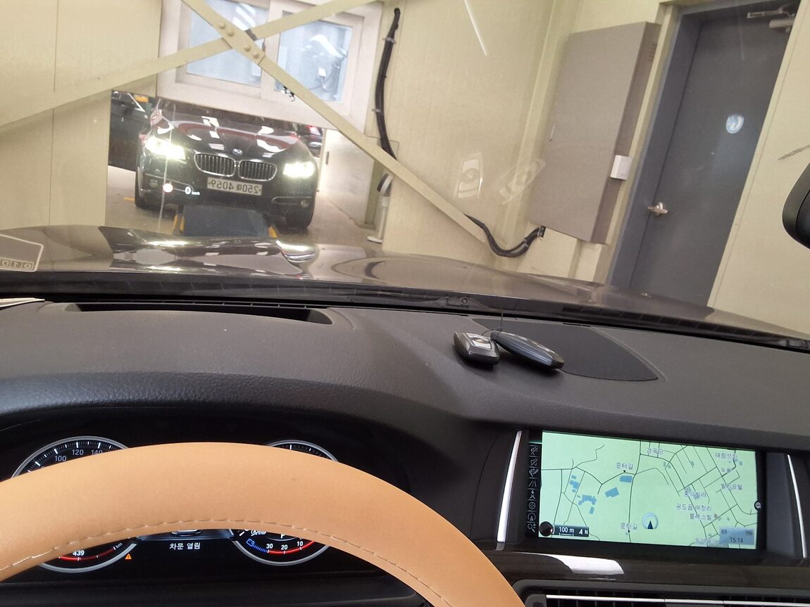 BMW 5 SERIES (6TH GEN) 520d LUXURY 2015 - zdjęcie 26